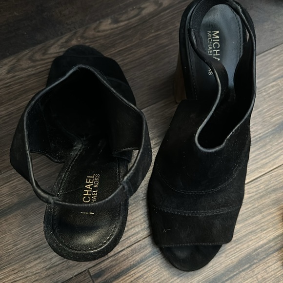 Micheal Kors chunky Heals - Picture 3 of 4